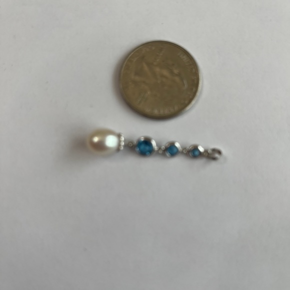 14K White Gold Fresh Water Pearl With Blue Gemstone - Picture 3 of 3